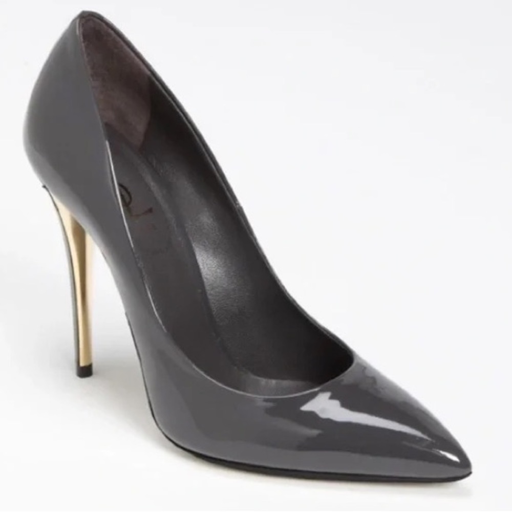 ❣️SOLD❣️ YSL Paris Grey Patent Leather Clara Pumps 7 /7,8 / 38